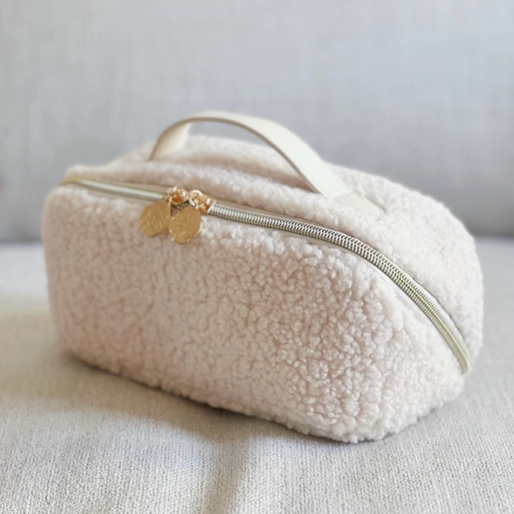Shiseido teddy cosmetics makeup bag with handle